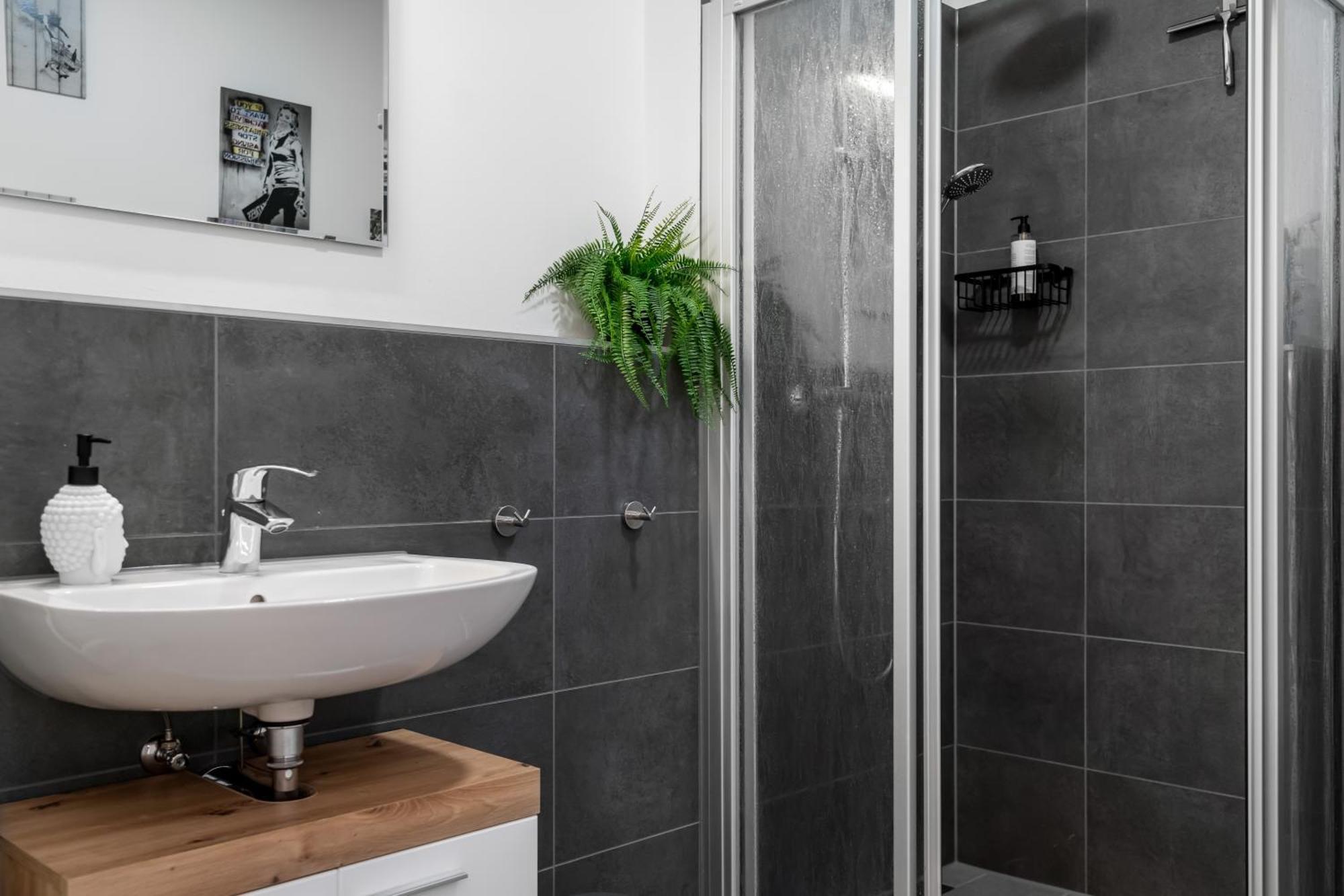 Appartamento Design Luxus, Vollausstattung, Neubau, 30Min Hbf Leipzig 8, Naehe Flughfaen, Bmw, Dhl, Amazon Schkeuditz Esterno foto